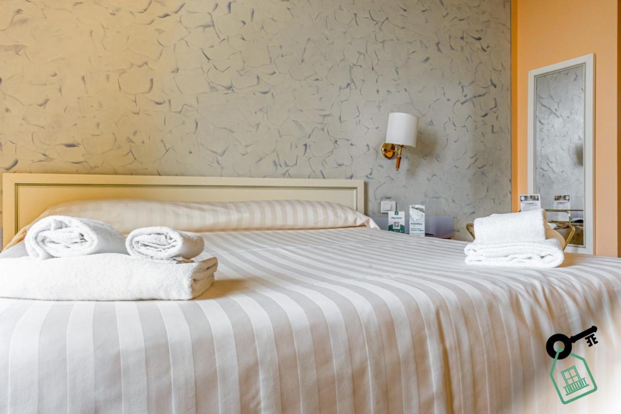 Hotel Rooms Lago Maggiore Verbania Eksteriør billede