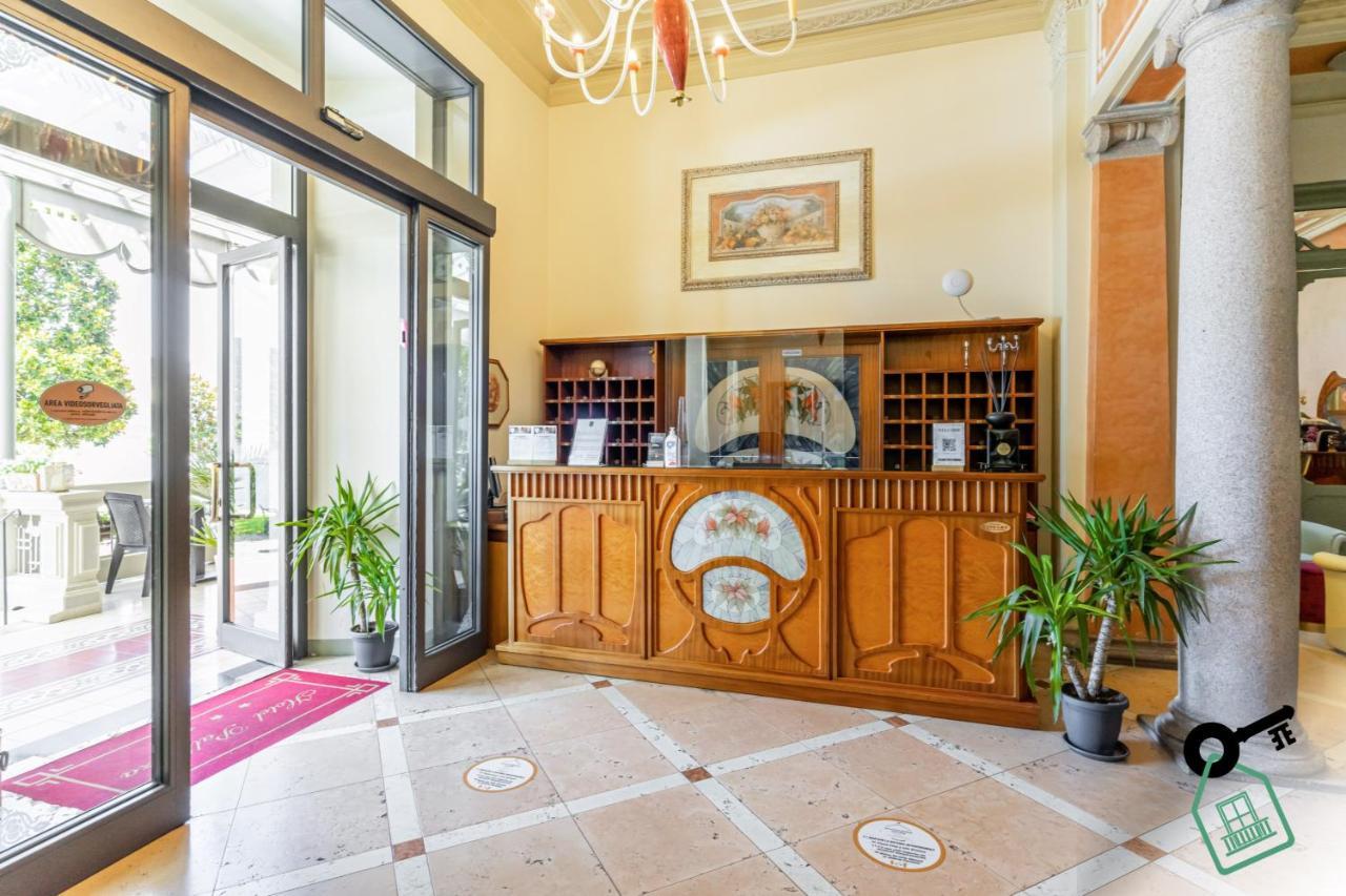 Hotel Rooms Lago Maggiore Verbania Eksteriør billede