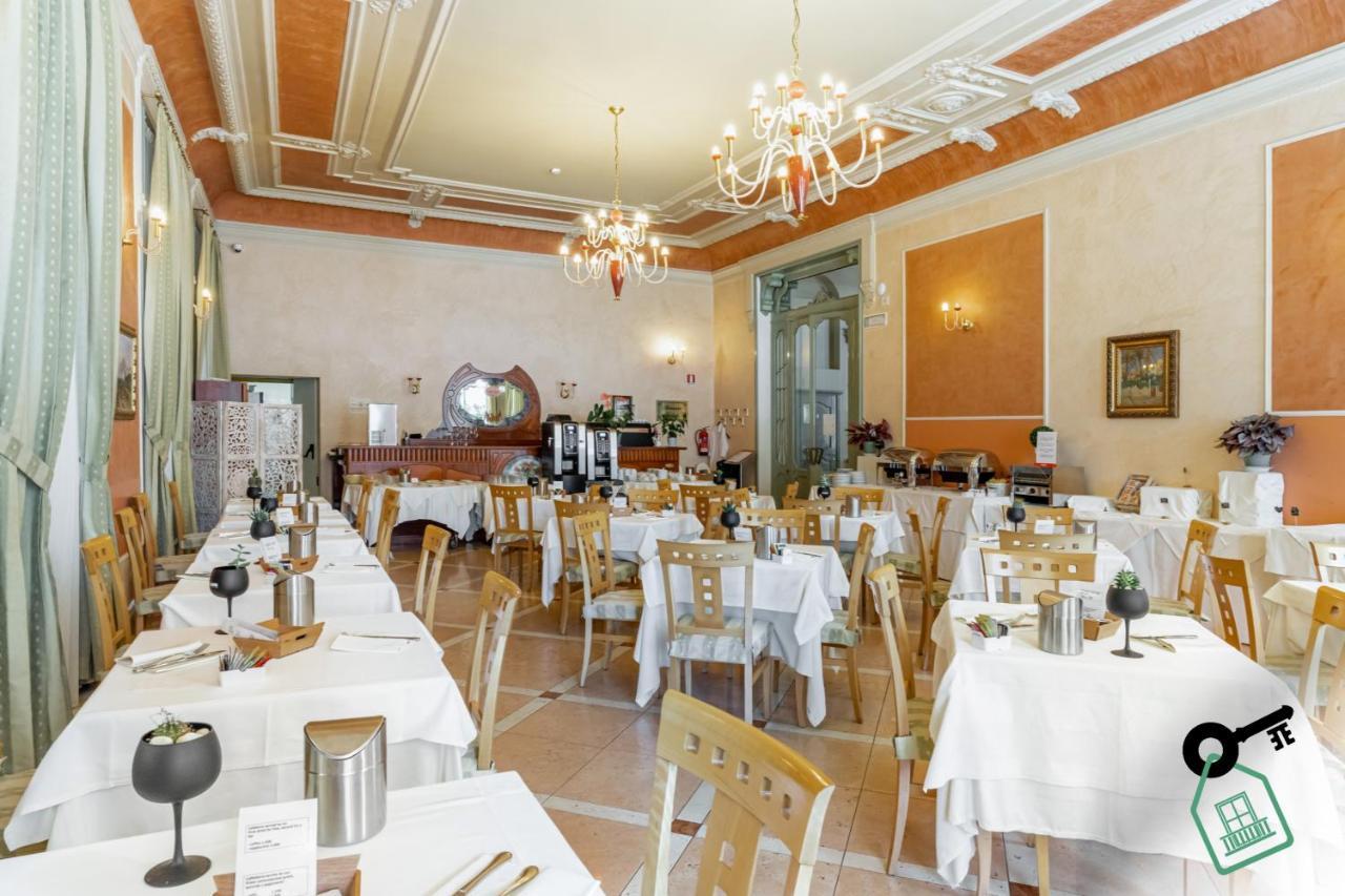 Hotel Rooms Lago Maggiore Verbania Eksteriør billede