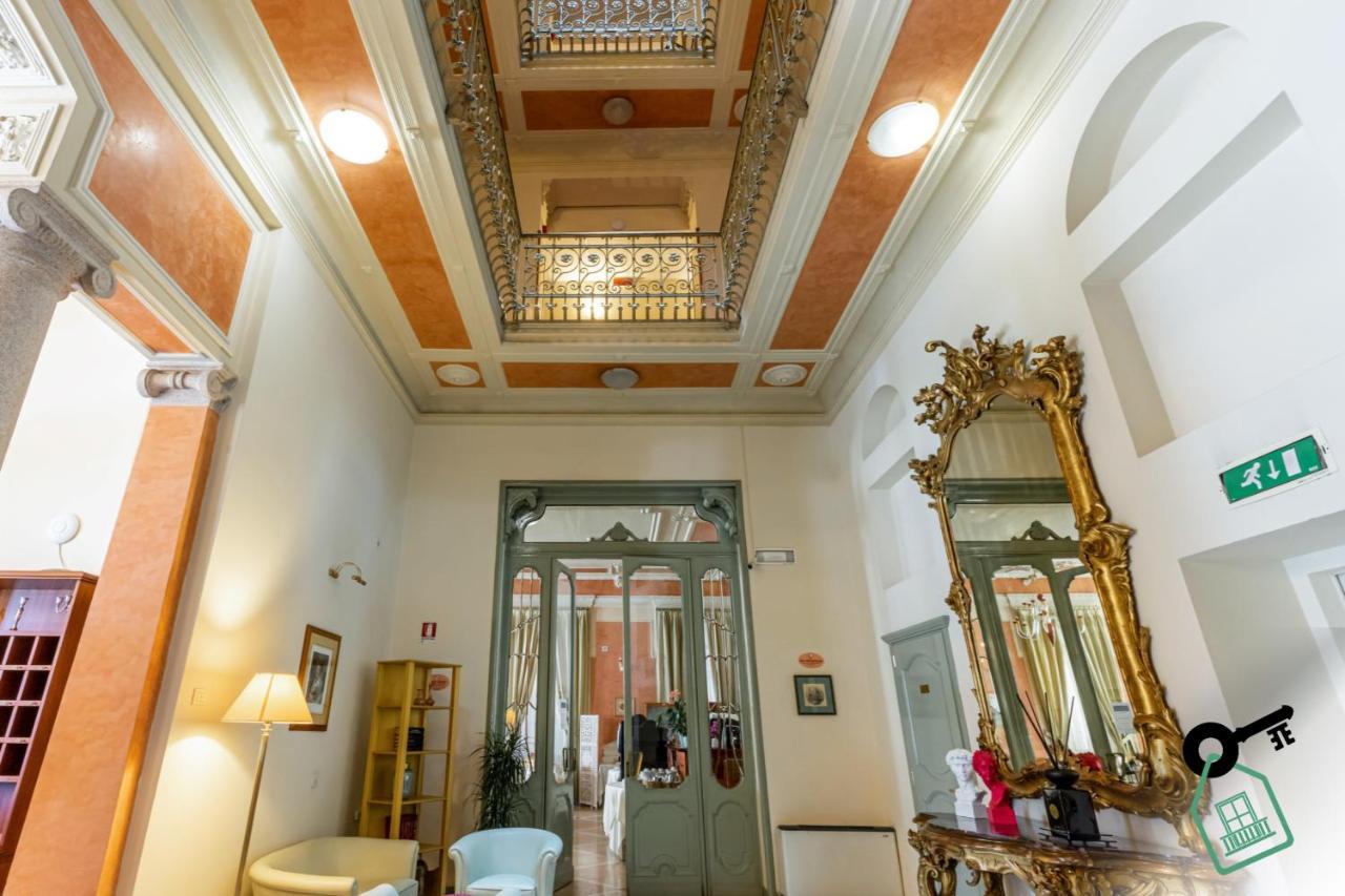 Hotel Rooms Lago Maggiore Verbania Eksteriør billede